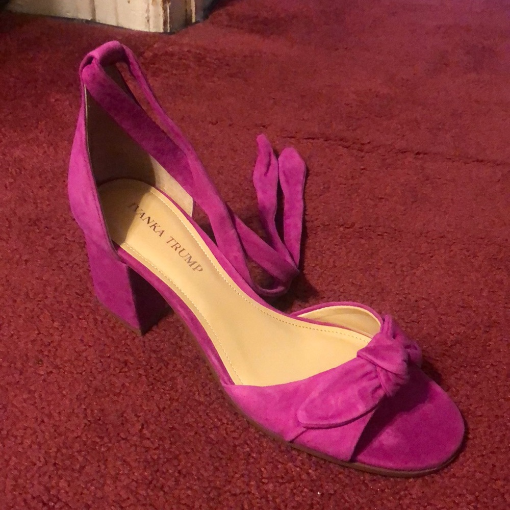 Brand new! Never worn! Brand Ivanka Trump Size 9M color Fushia